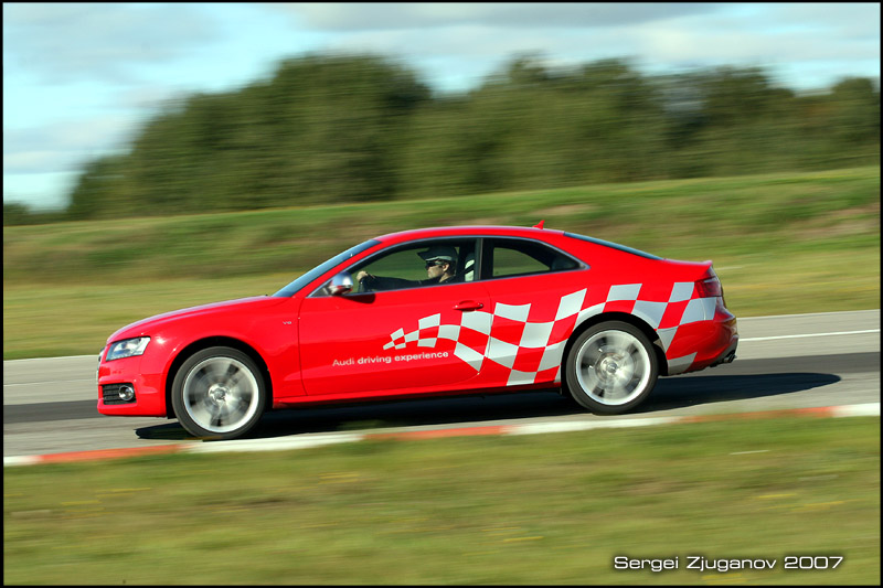 http://pildid.audiclub.ee/yritused/2007_09_12_audidrivingexperience/1.jpg