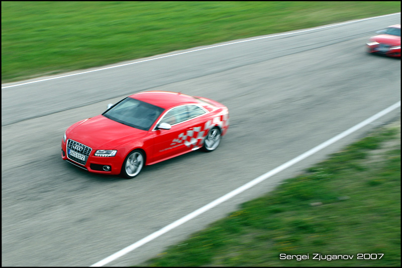 http://pildid.audiclub.ee/yritused/2007_09_12_audidrivingexperience/8.jpg